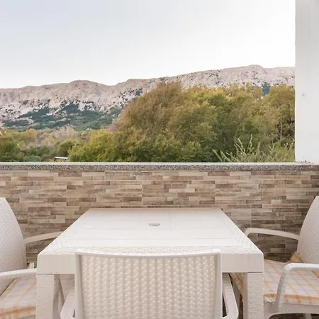 Ruzmarinka With Spacy Terrace Apartman Baška