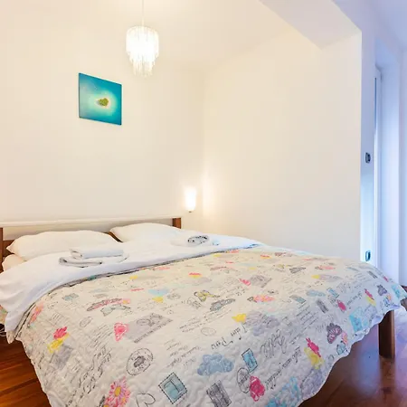 Apartment Ruzmarinka *