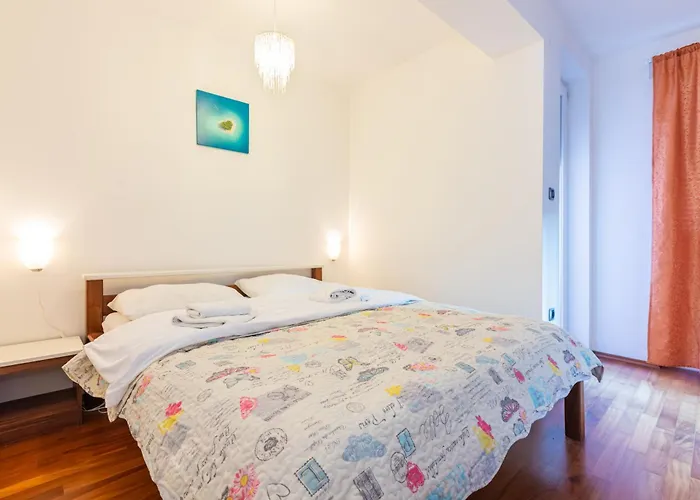 Apartman Ruzmarinka With Spacy Terrace *