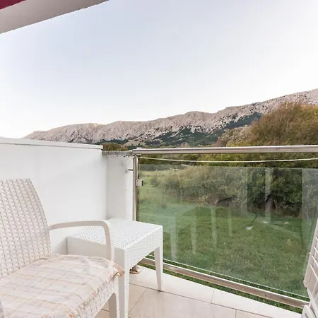 Ruzmarinka With Spacy Terrace Apartment Baska (Krk)